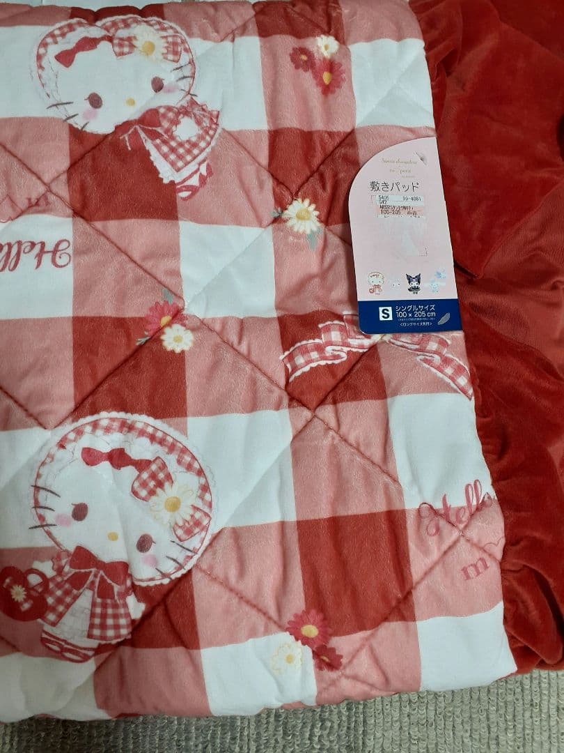 青木美沙子&サンリオキャラクターズコラボ⭐ハローキティ敷きパッド（シングル）