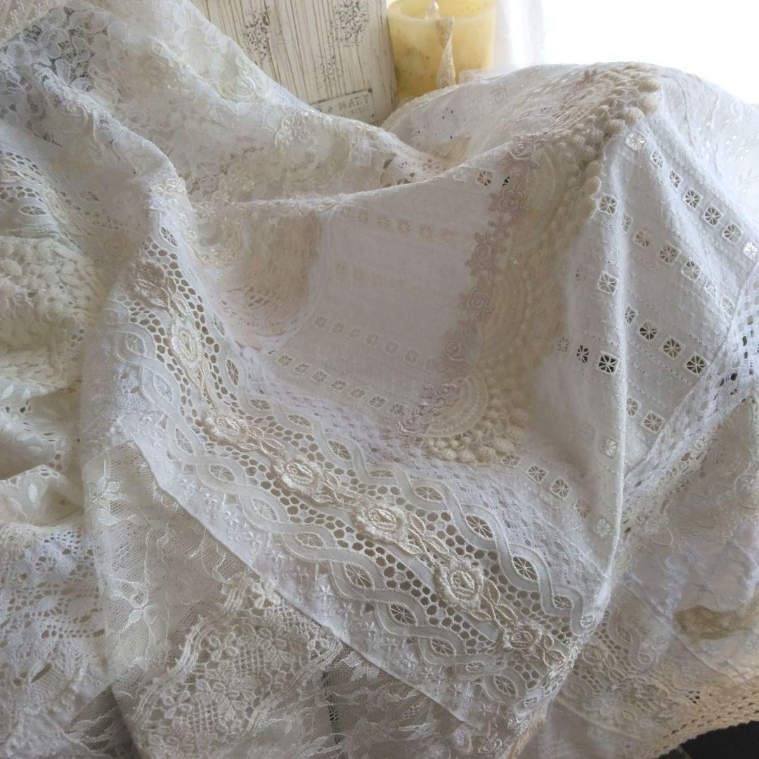 ノルマンディーレースのテーブルクロス 特大 約８０㎝×９３㎝