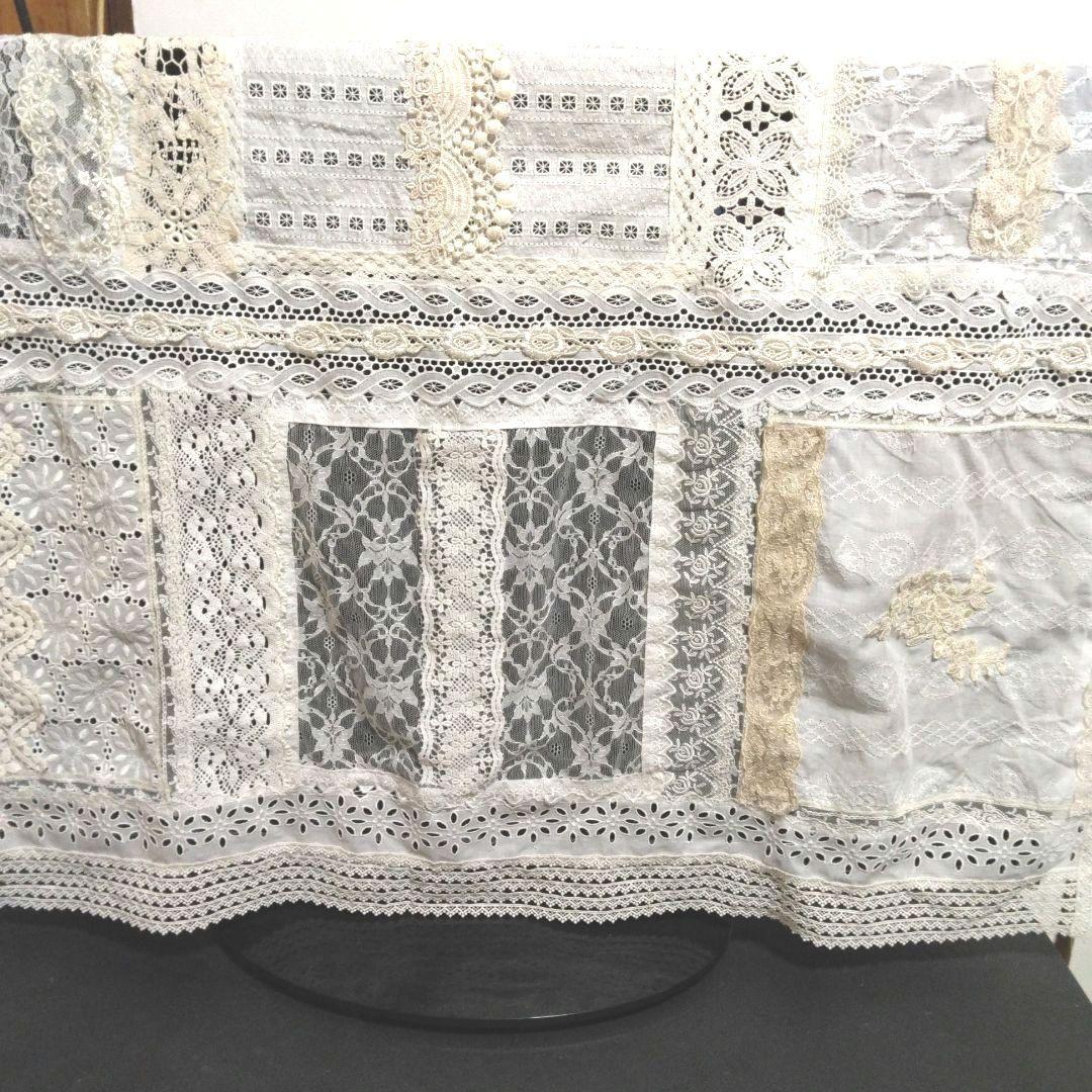 ノルマンディーレースのテーブルクロス 特大 約８０㎝×９３㎝