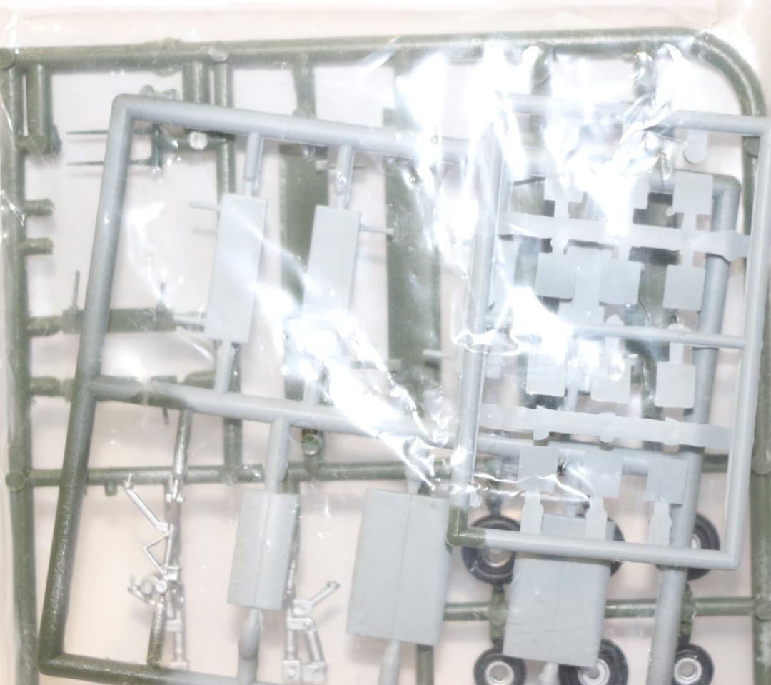 貴重　フジミ製海軍超重爆撃機　富嶽　１/144　塗装済　プラモデル　　中古品