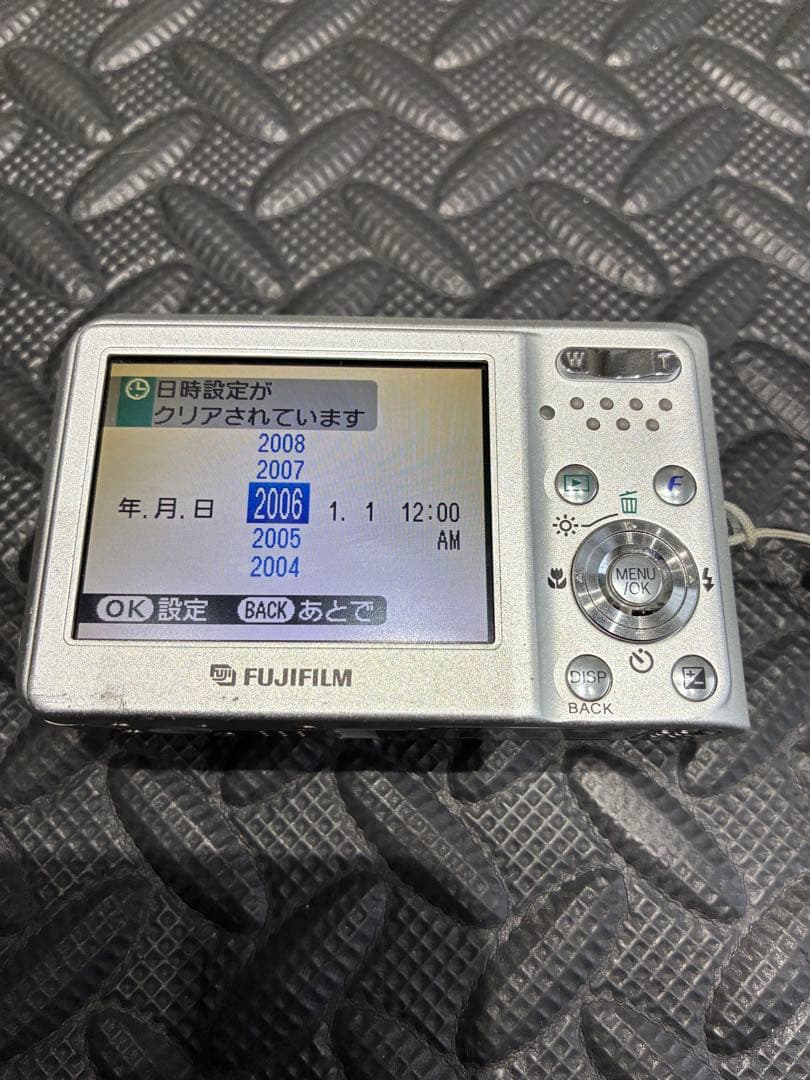 中古品★FUJIFILM FinePix F30コンパクトデジタルカメラ