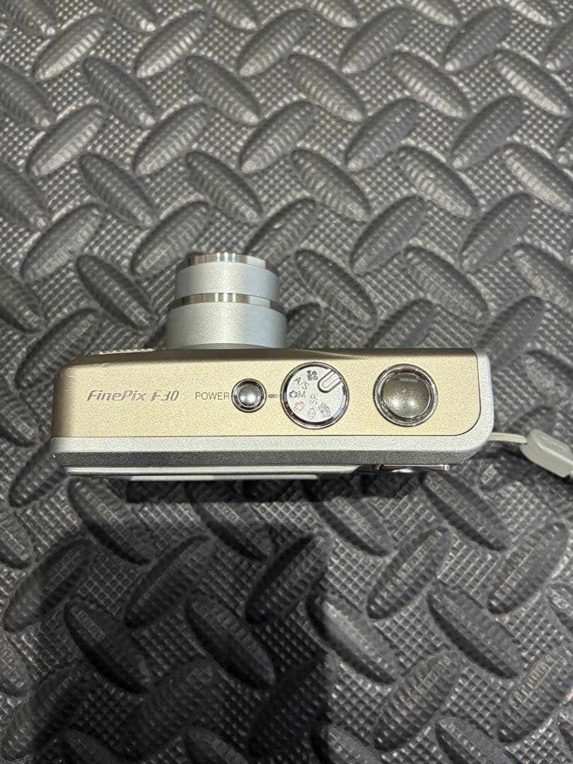 中古品★FUJIFILM FinePix F30コンパクトデジタルカメラ