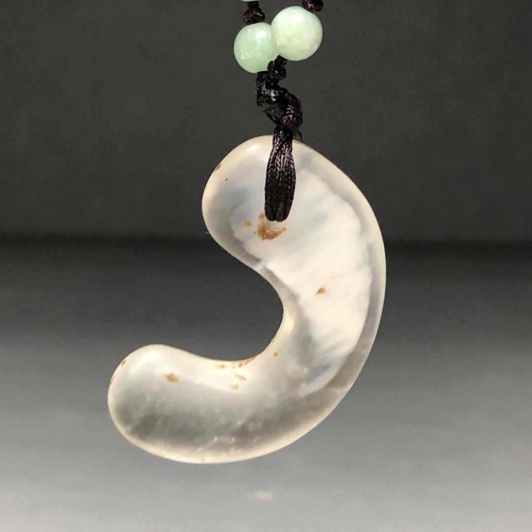 水晶製　勾玉　ペンダント　共箱