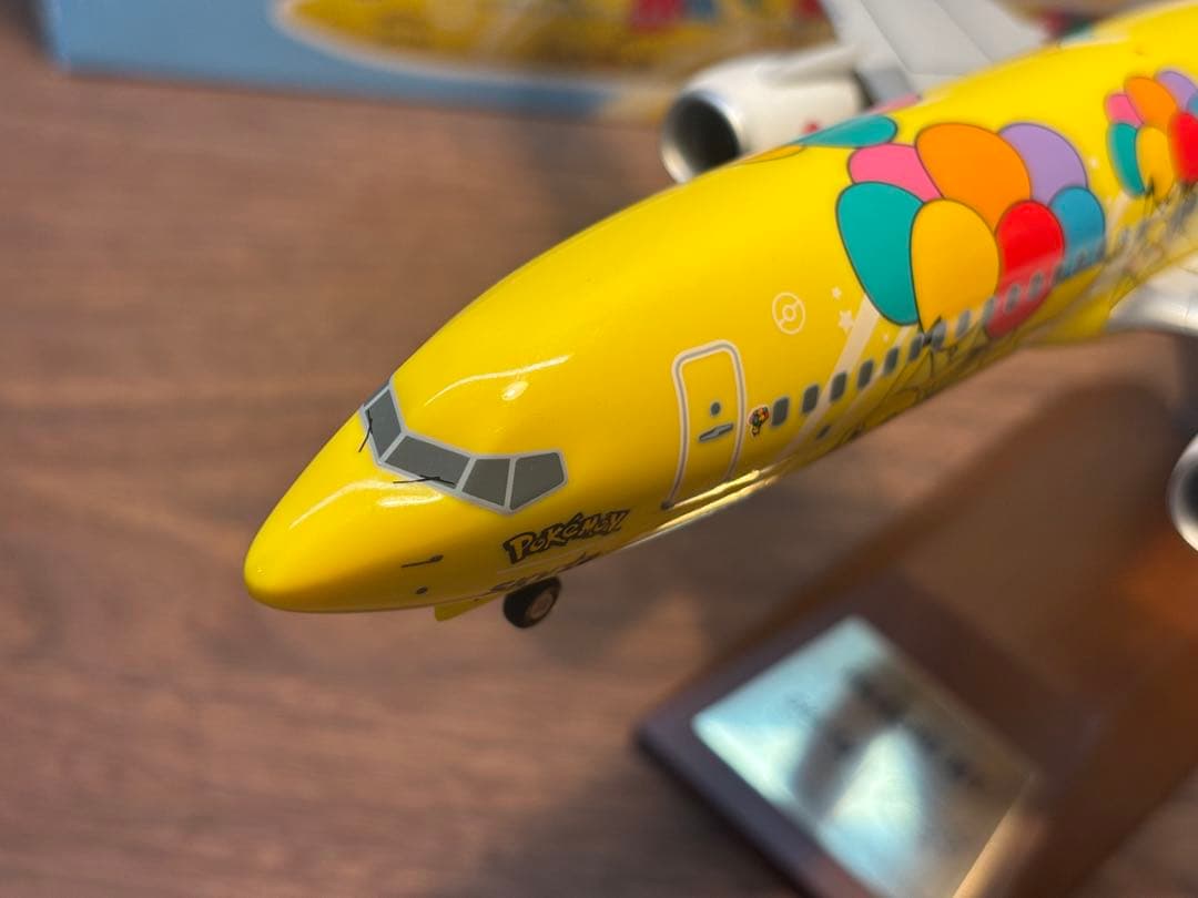 【美品】　1/130 B737-800 ピカチュウジェット