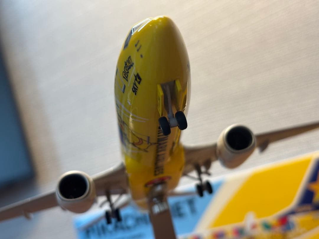 【美品】　1/130 B737-800 ピカチュウジェット