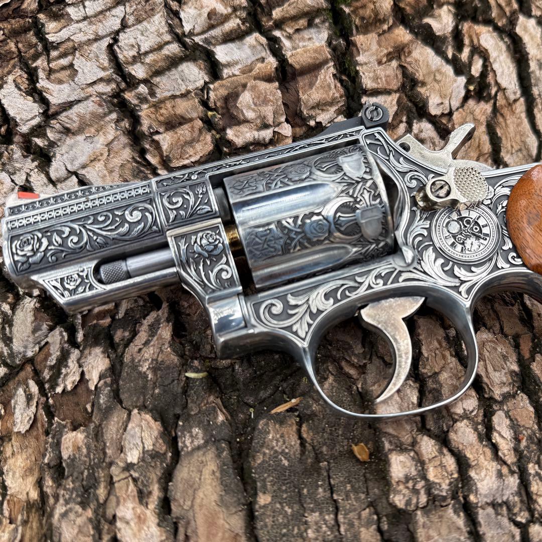 一点物S&W M19 2.5インチ ヴィクトリアン探偵彫刻カスタム 木製グリップ