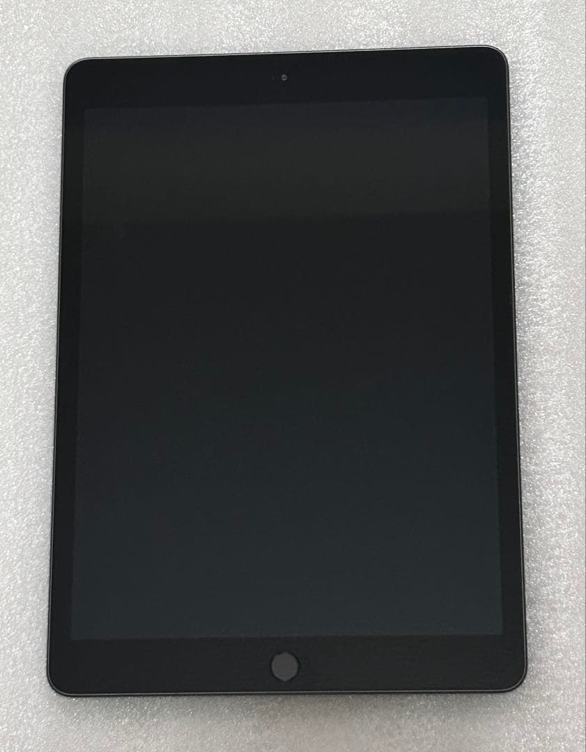 iPad 第8世代 32GB Wi-Fi スペースグレイ