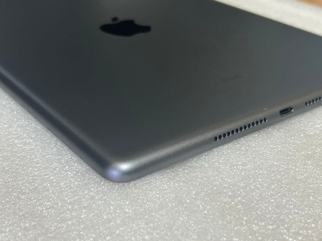 iPad 第8世代 32GB Wi-Fi スペースグレイ