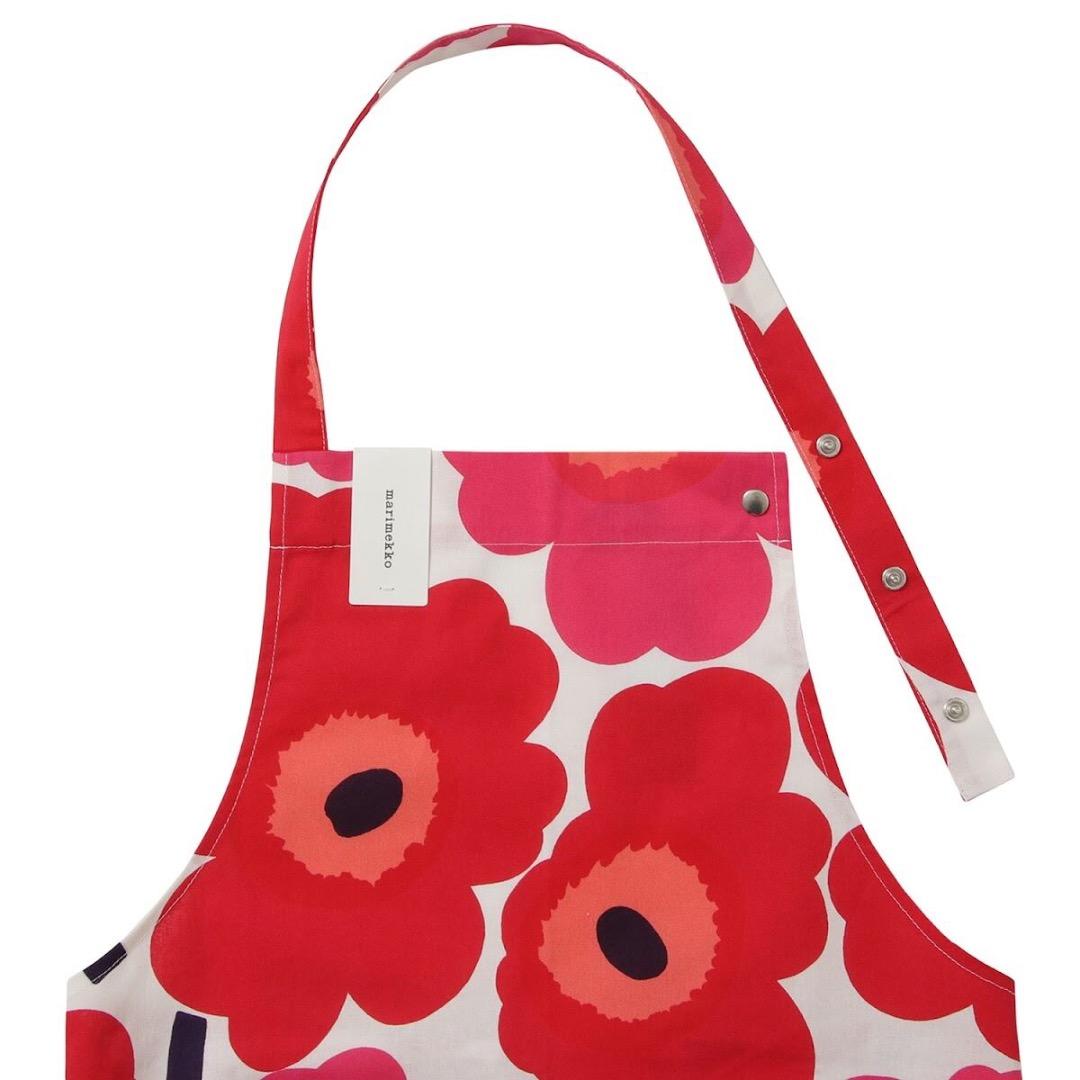 マリメッコ花柄エプロン赤