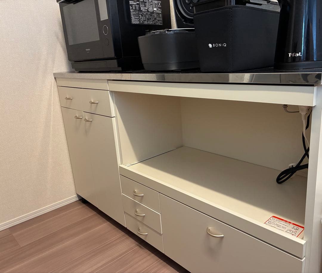 ステンレス天板のキッチンカウンター　ベルメゾン　食器棚150cm