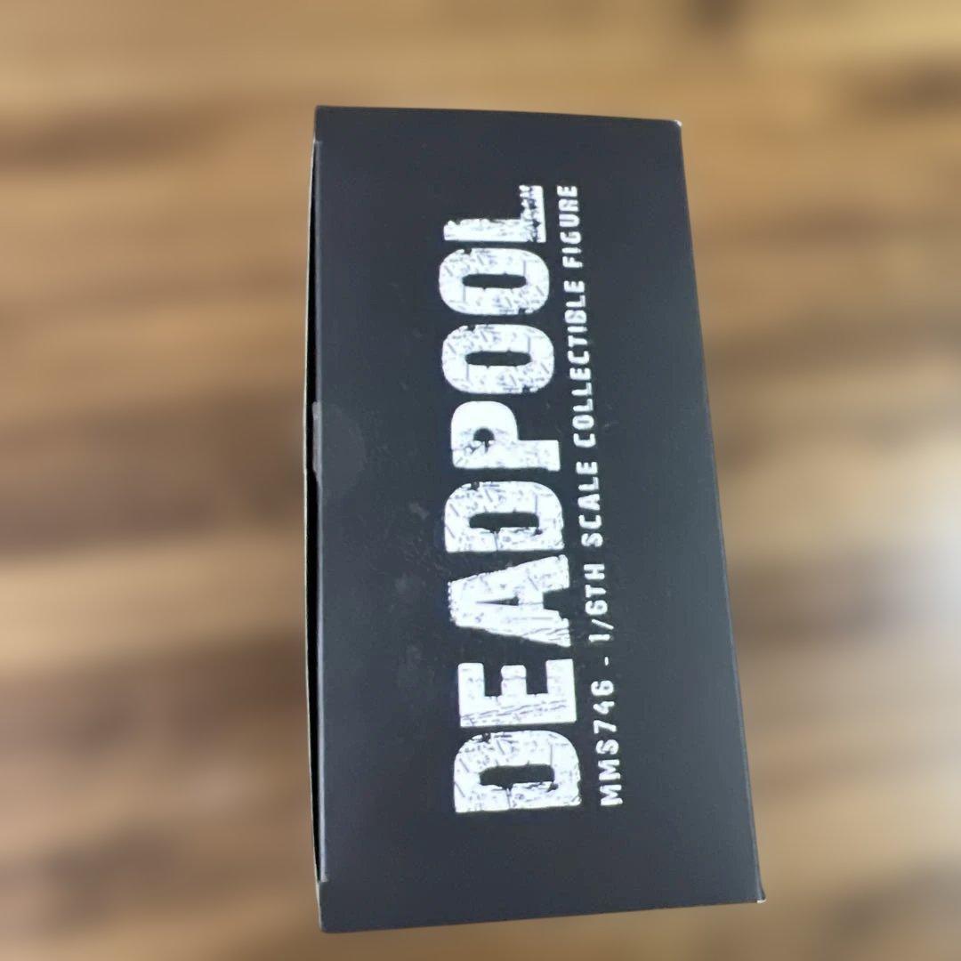 開封品　デッドプール　MARVEL フィギュア