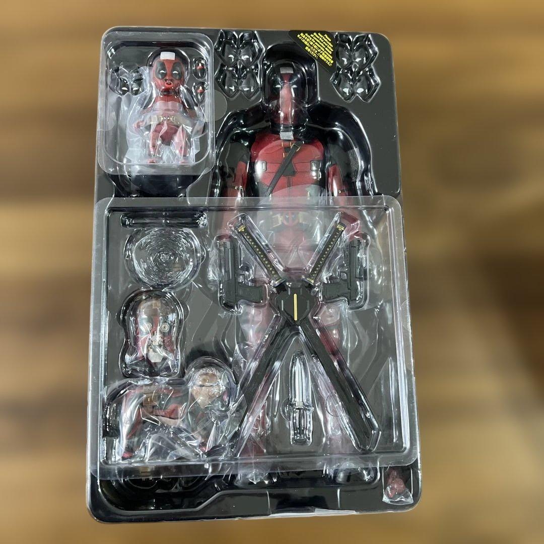 開封品　デッドプール　MARVEL フィギュア