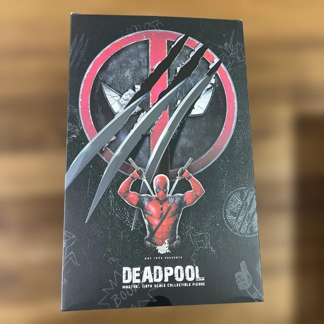 開封品　デッドプール　MARVEL フィギュア