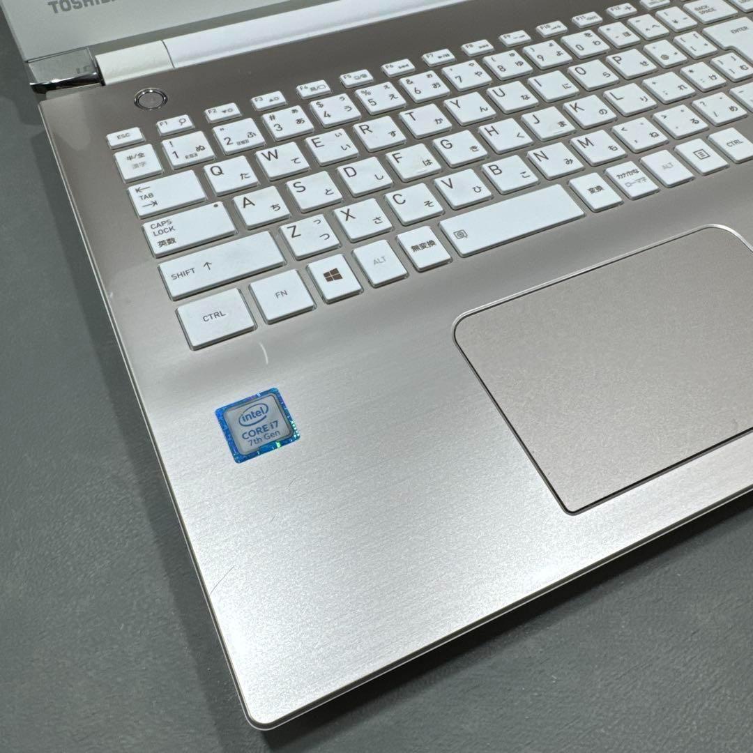 【高性能】東芝サテンゴールド☘️corei7☘メモリ16GB☘️SSD512GB