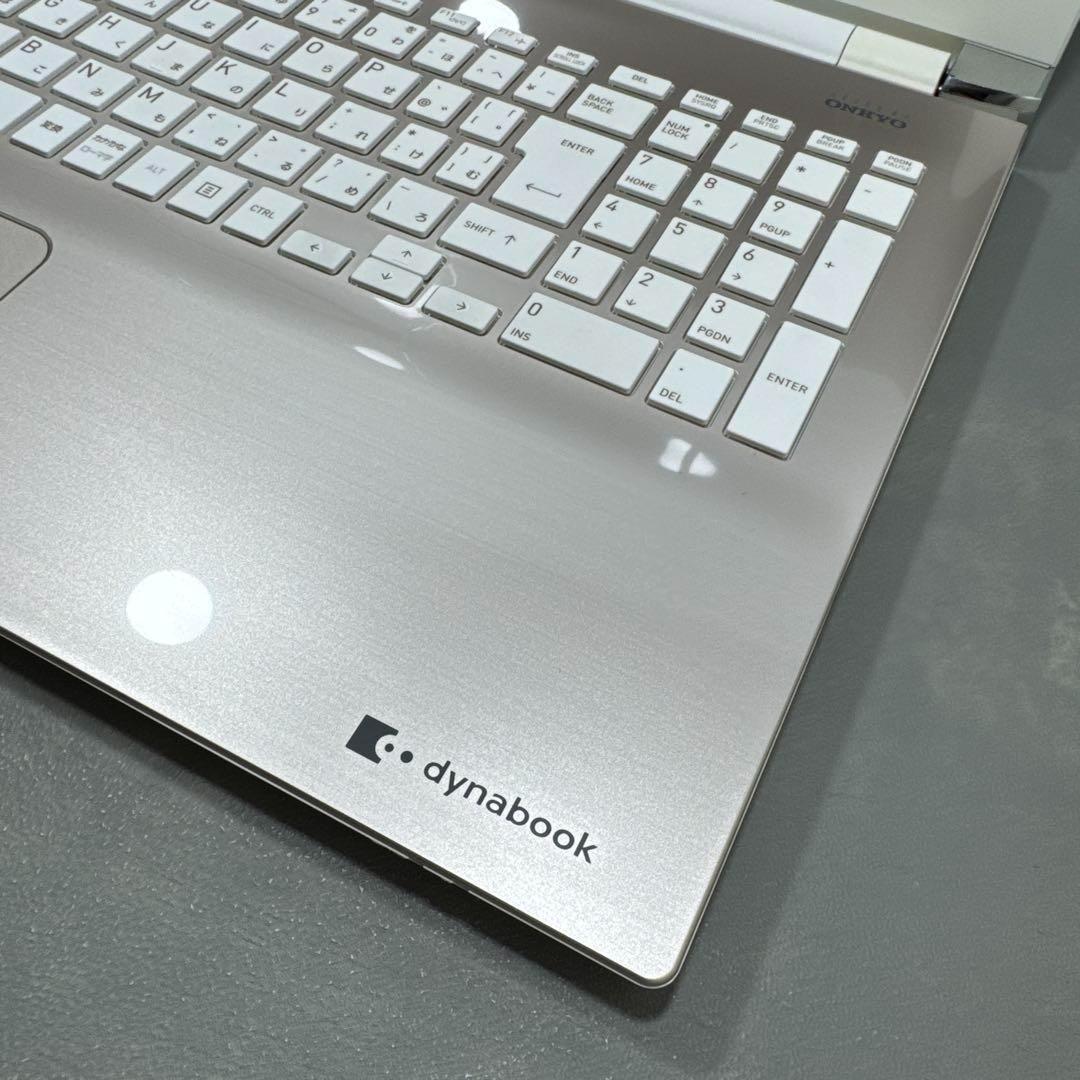 【高性能】東芝サテンゴールド☘️corei7☘メモリ16GB☘️SSD512GB