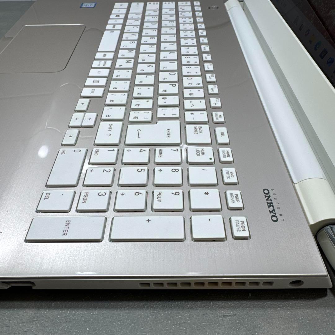 【高性能】東芝サテンゴールド☘️corei7☘メモリ16GB☘️SSD512GB