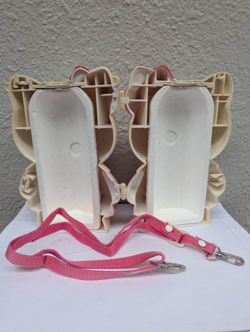 超レア【キティちゃん３Ｄフィギュア型ペットボトルホルダー2000中古品 】