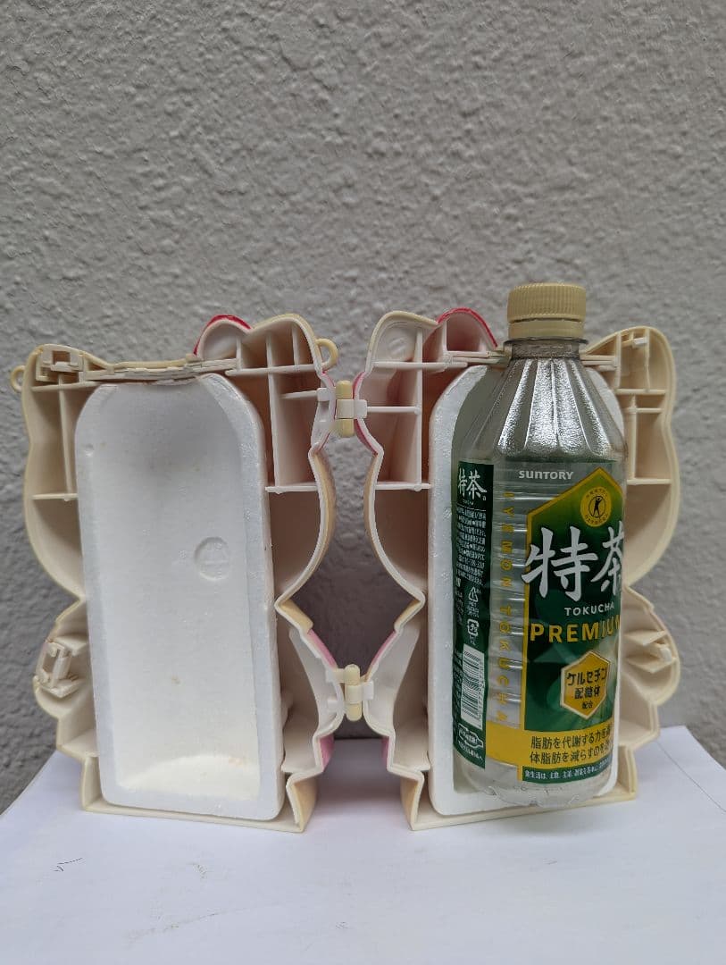 超レア【キティちゃん３Ｄフィギュア型ペットボトルホルダー2000中古品 】