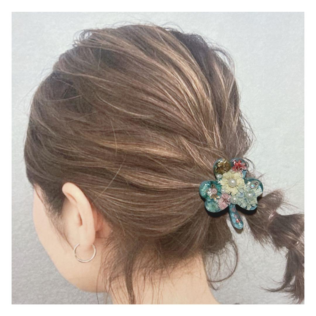 No 996❣️大人可愛いクローバー型レジンヘアゴム❣️٩(๑❛ᴗ❛๑)۶❣️