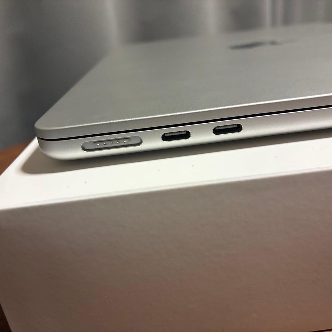 【2025年購入・美品】MacBook Air M3 13インチ US配列
