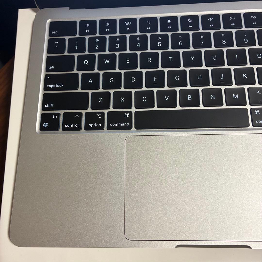 【2025年購入・美品】MacBook Air M3 13インチ US配列