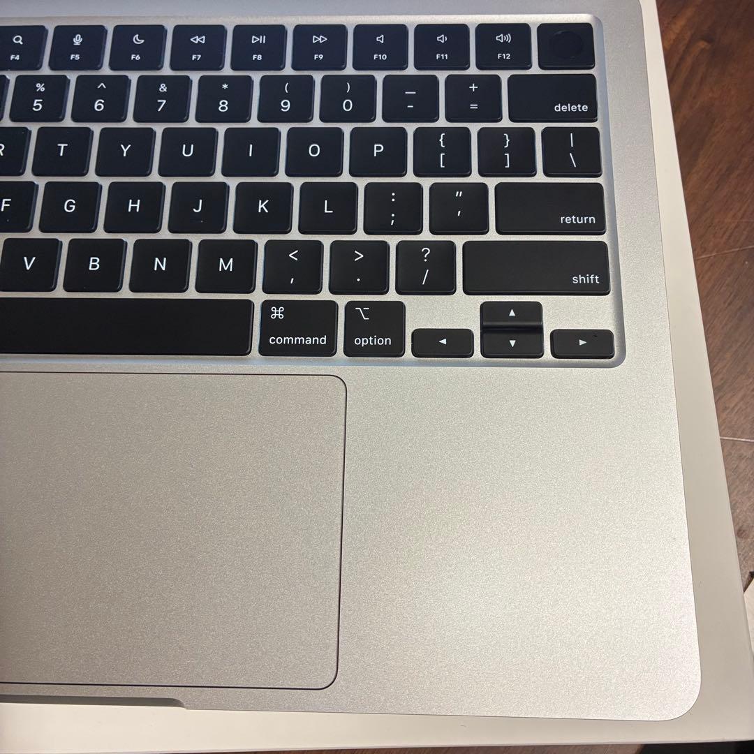 【2025年購入・美品】MacBook Air M3 13インチ US配列