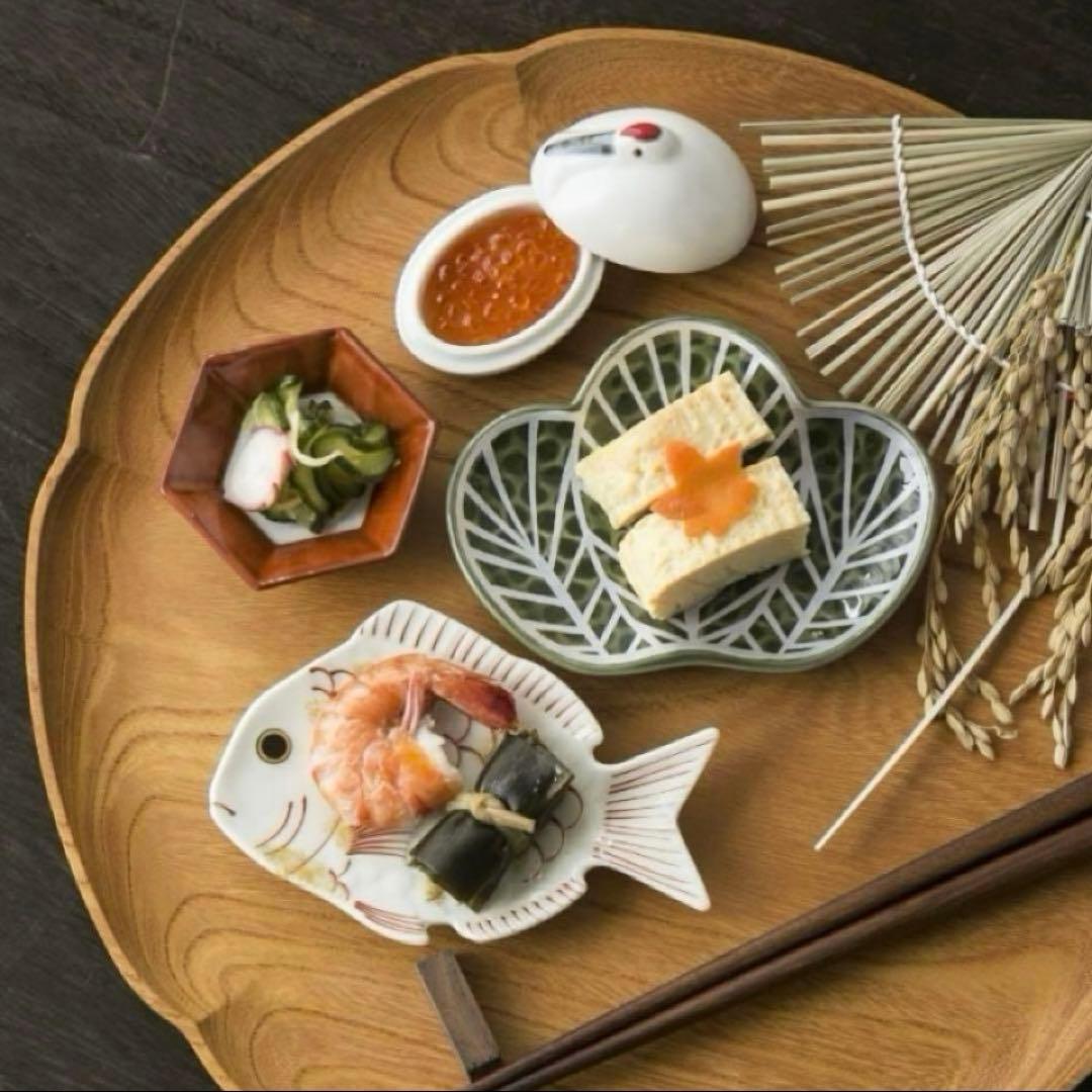 【新品】【大人気】有田焼幸楽窯　錦金叩鯛形銘々皿　紅白2枚セット