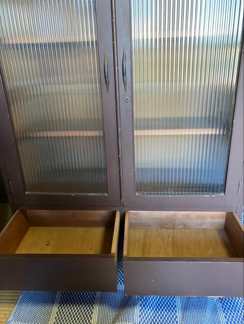 レトロな木製収納棚／本棚