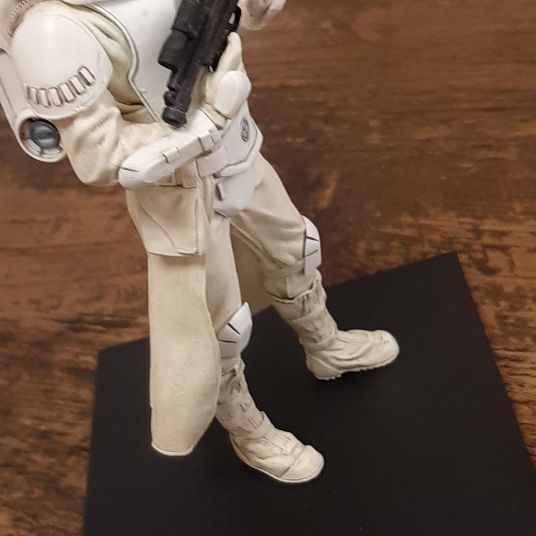 スター・ウォーズ 　帝国軍　リアルフィギア　スノートルーパー　両腕曲げてるポーズ