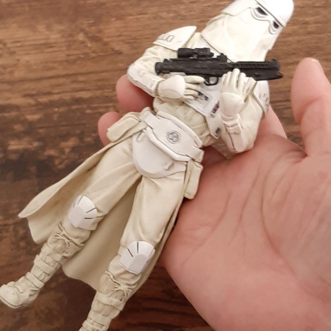 スター・ウォーズ 　帝国軍　リアルフィギア　スノートルーパー　両腕曲げてるポーズ