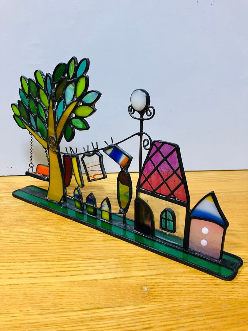 ステンドグラス 小さなまちの物語　ブランコゆらゆら