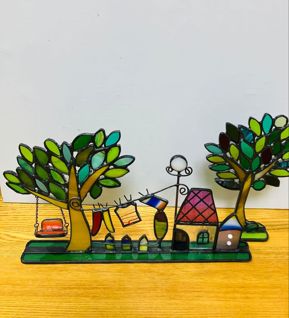 ステンドグラス 小さなまちの物語　ブランコゆらゆら