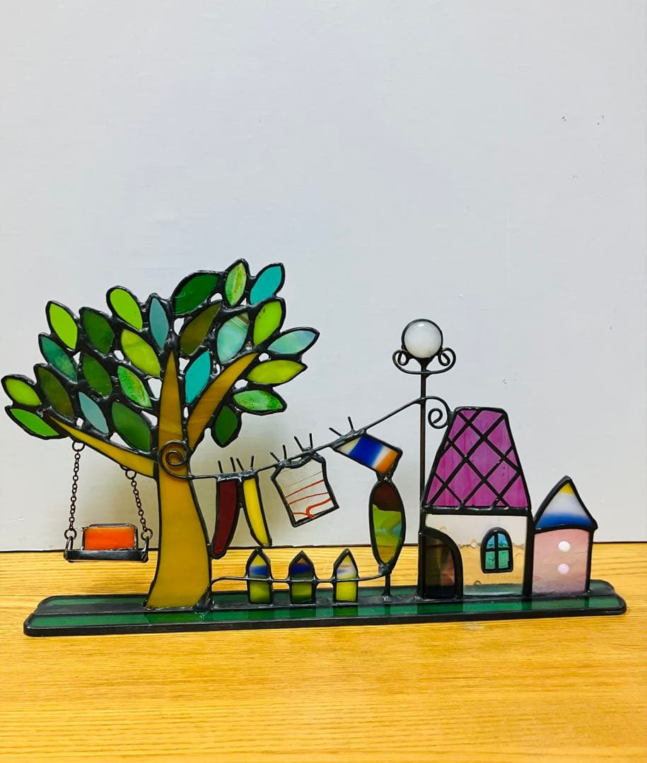 ステンドグラス 小さなまちの物語　ブランコゆらゆら