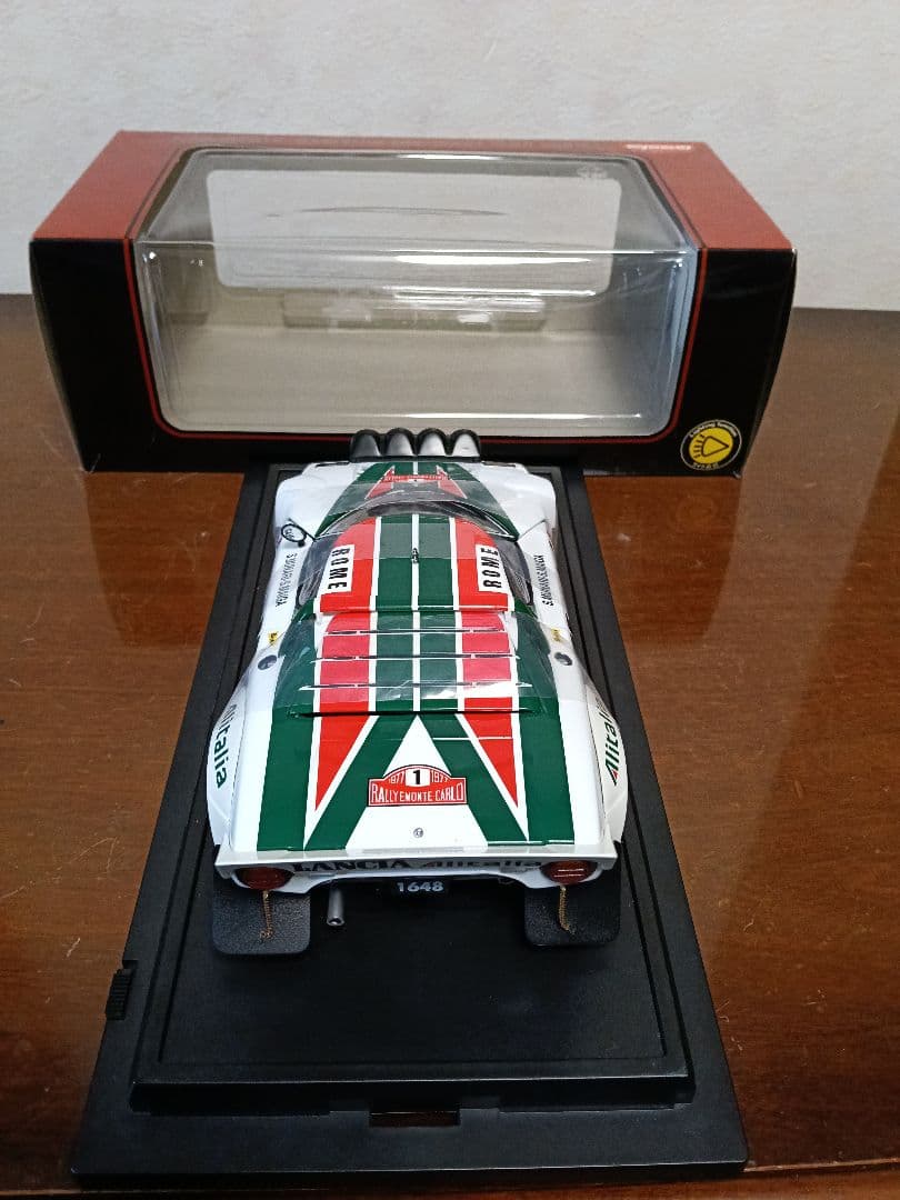 京商1/18ランチア・ストラトス77モンテカルロNo.1希少ライト点灯バージョン