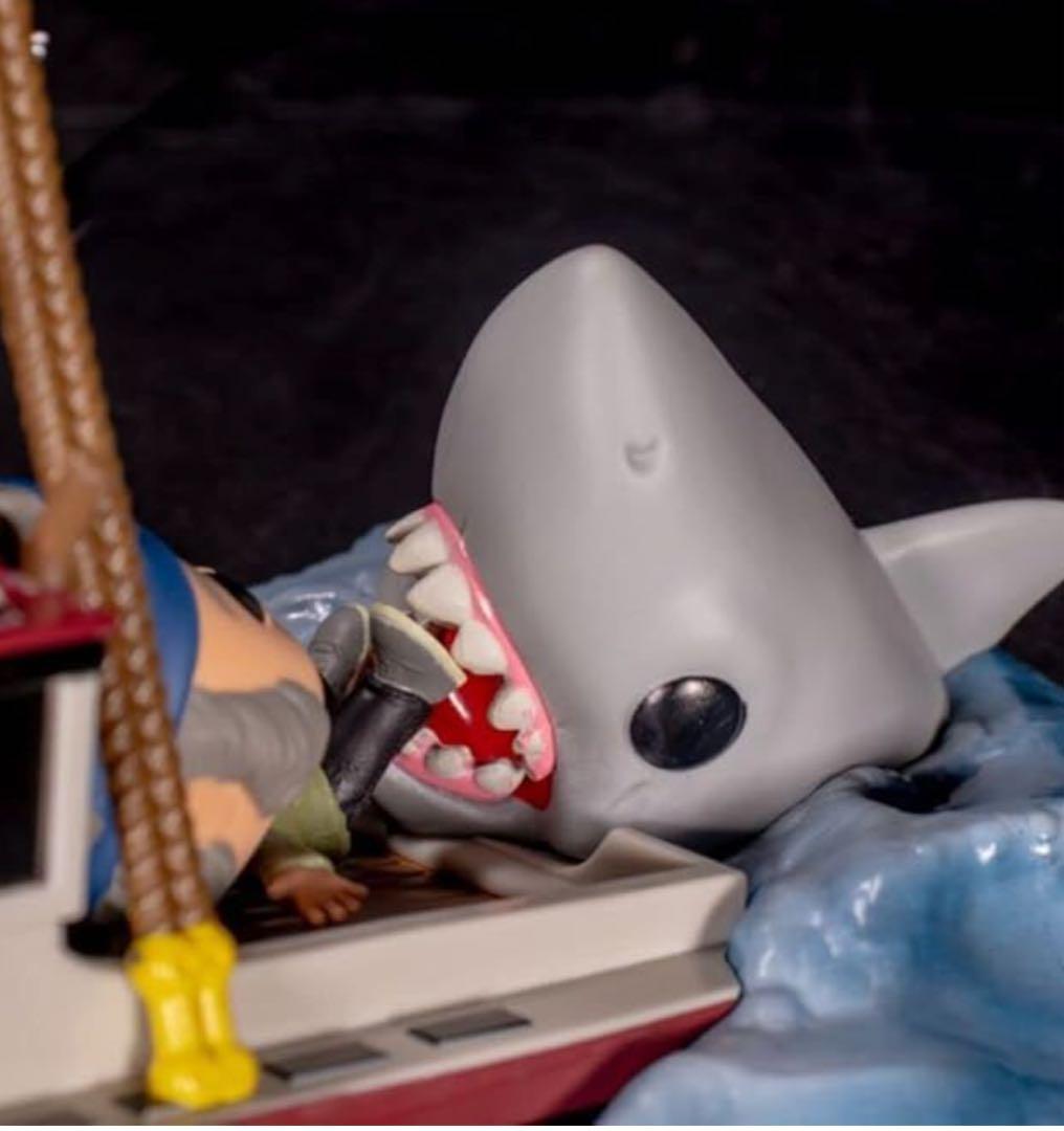 希少　新品未開封　ジョーズ　Jaws Shark Eating Boat