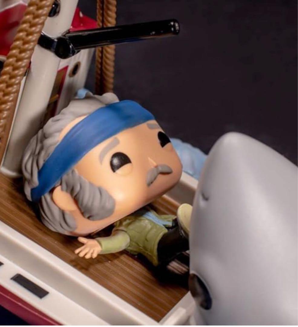 希少　新品未開封　ジョーズ　Jaws Shark Eating Boat