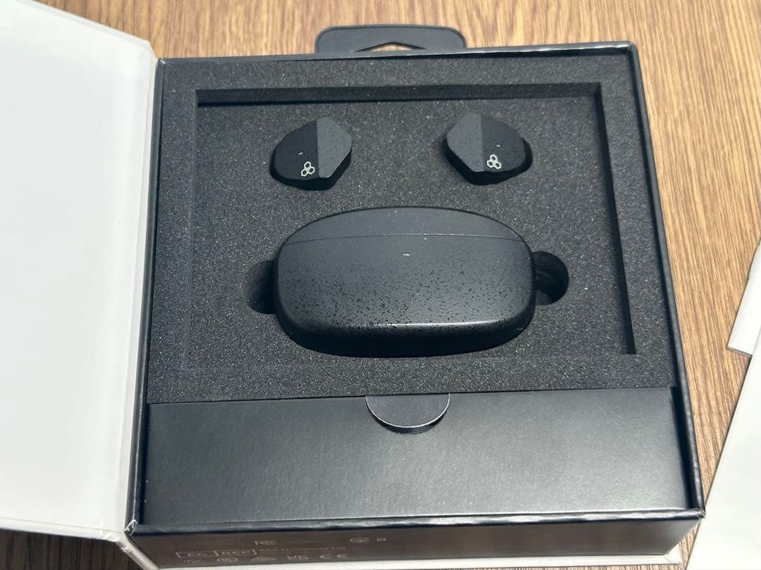 ほぼ未使用 final ZE3000 ブラック ワイヤレスイヤフォン