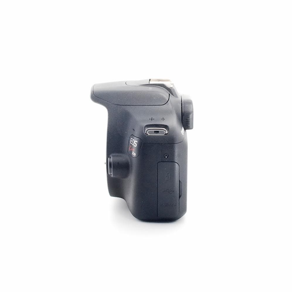 美品✨Canon kiss X70✨中望遠まで網羅 一眼レフカメラ　スマホ転送