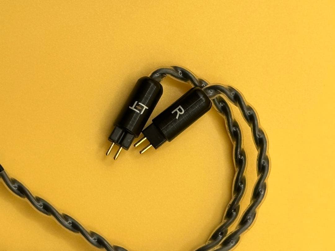 イヤホン ELETECH Socrates 2pin to 2.5mm Balanced