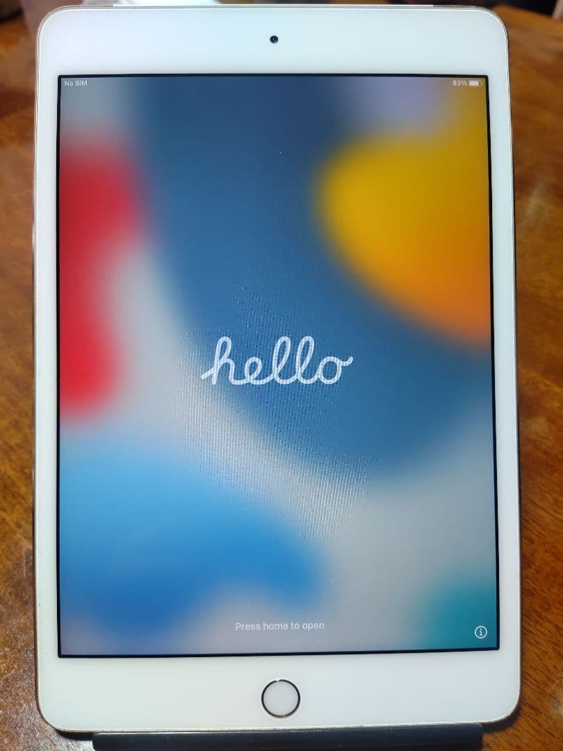 【本体】Apple iPad mini 4(ゴールド)