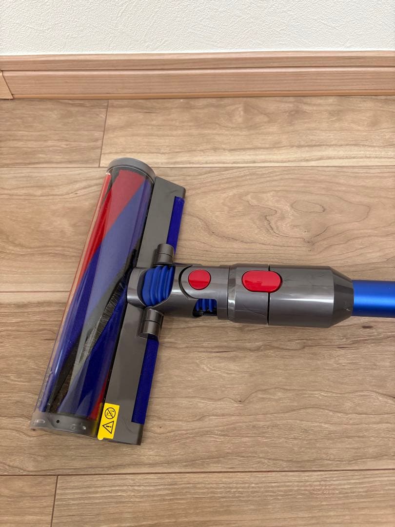 Dyson V8 スティッククリーナー 本体 充電器付き