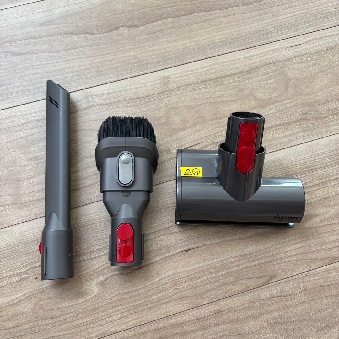 Dyson V8 スティッククリーナー 本体 充電器付き