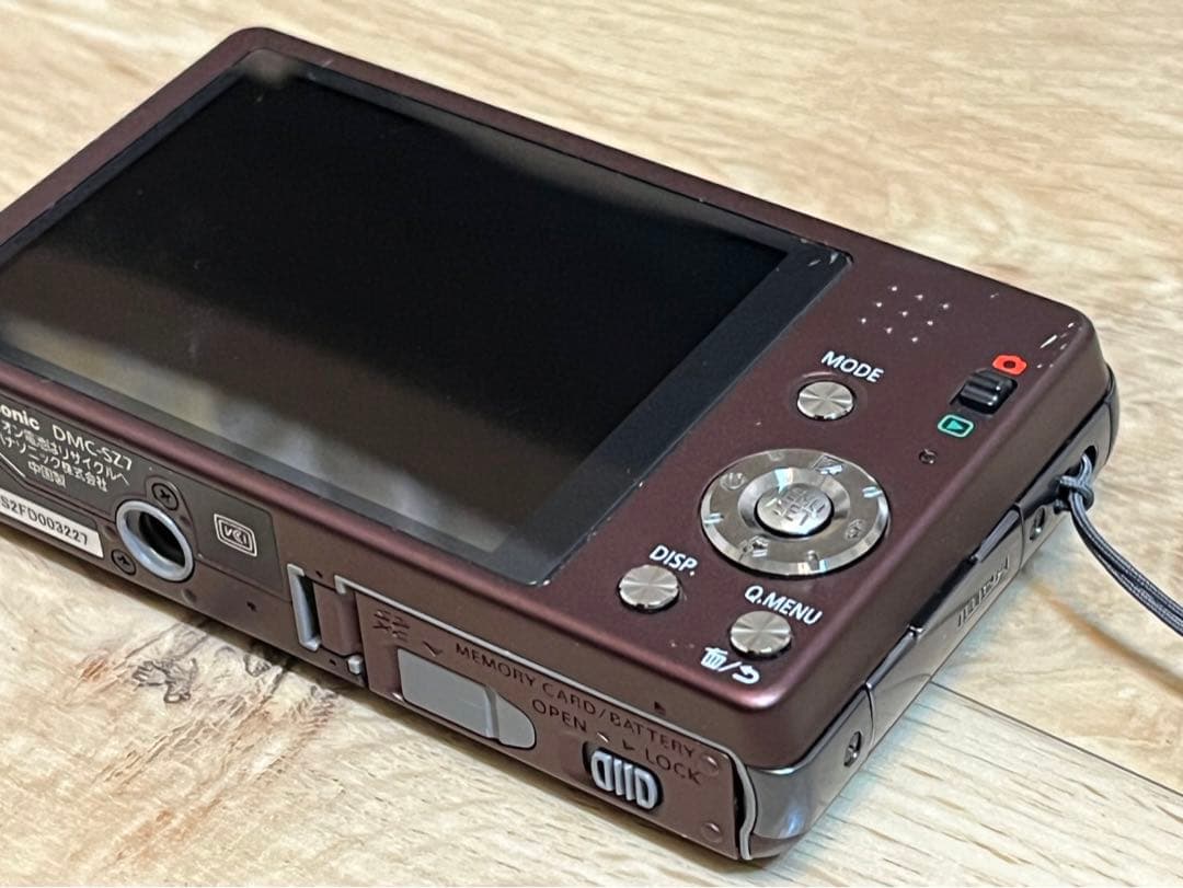 デジタルカメラ Panasonic LUMIX DMC-SZ7