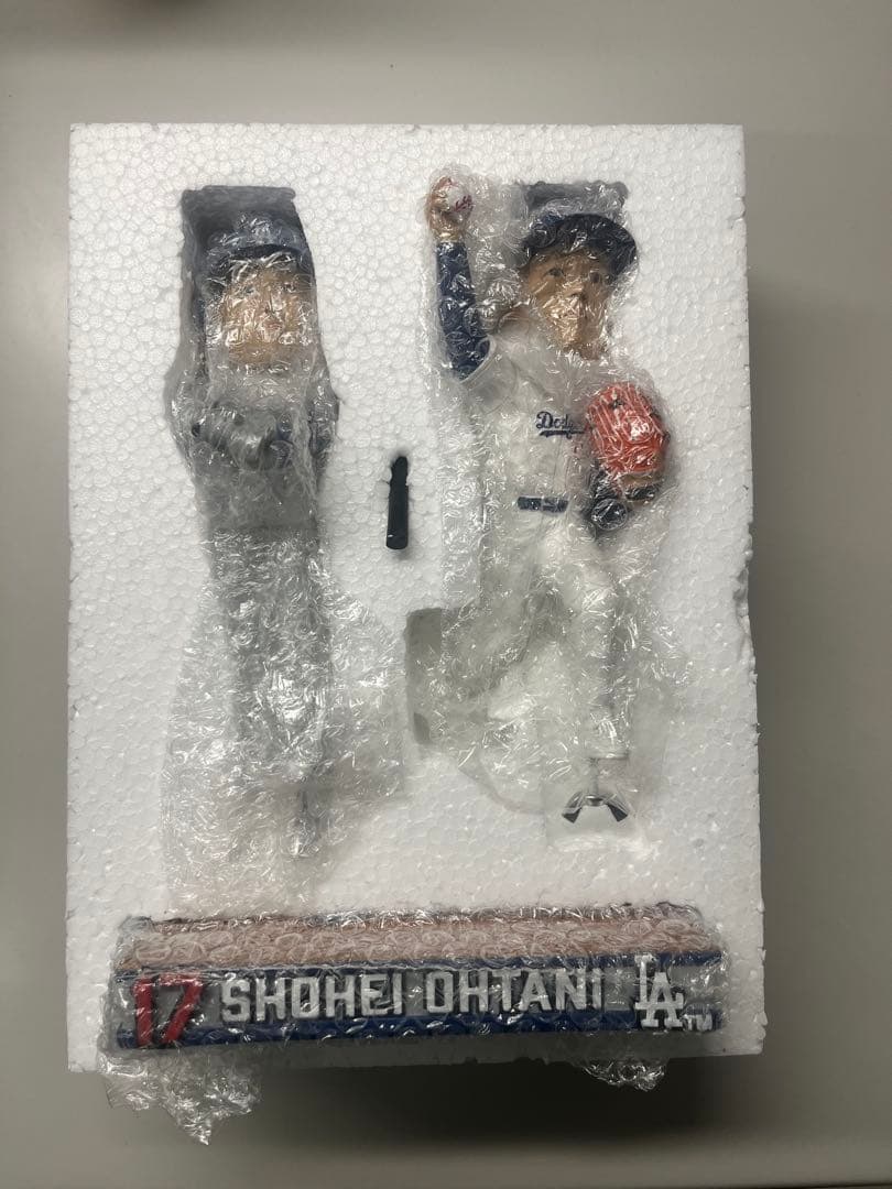 新品Shohei Ohtani 大谷翔平 ニ刃流ボブルヘッド シリアル番号入