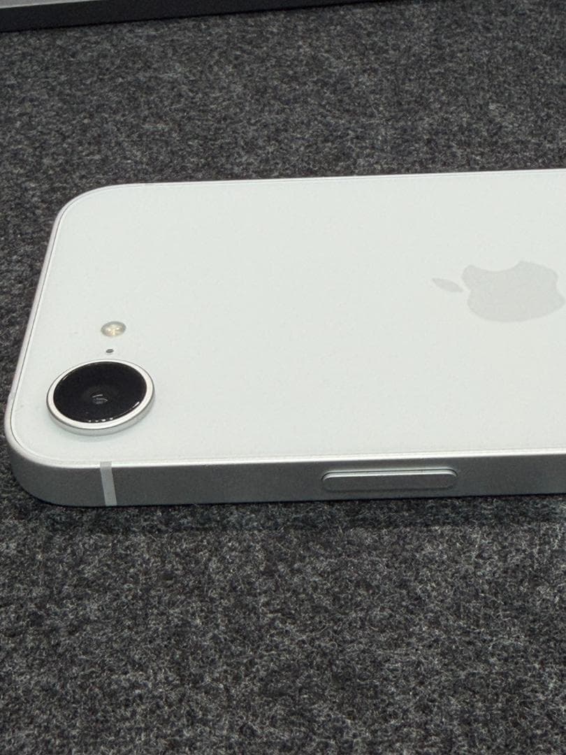 iPhone 16e 128GB MD1R4J/A SIMフリー 充電100%