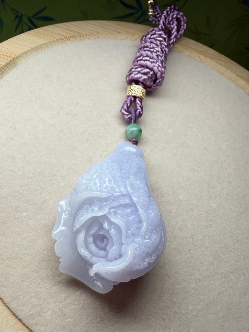 デカイ❣️天然本翡翠　リアル⭐️手彫ラベンダー【発財】白菜ネックレス　鑑定書付き