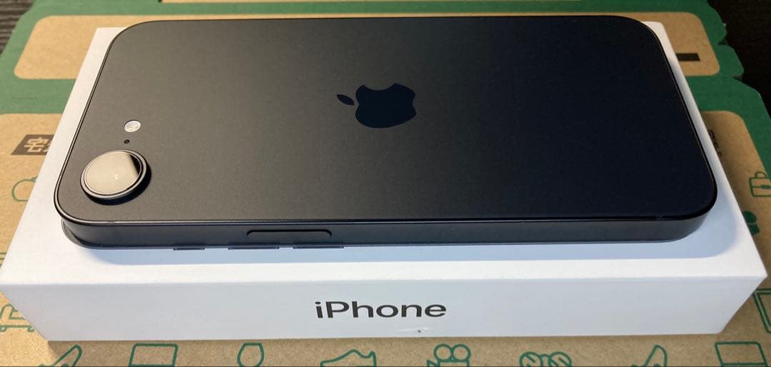 【 iPhone16e】128GB ケース3個＆フィルム2枚付き【説明文必読】