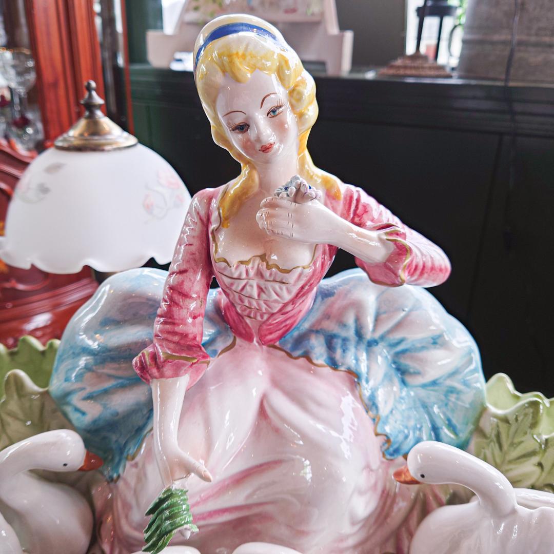 t005r126 Capodimonteカポディモンテ 少女と白鳥 フィギュリン