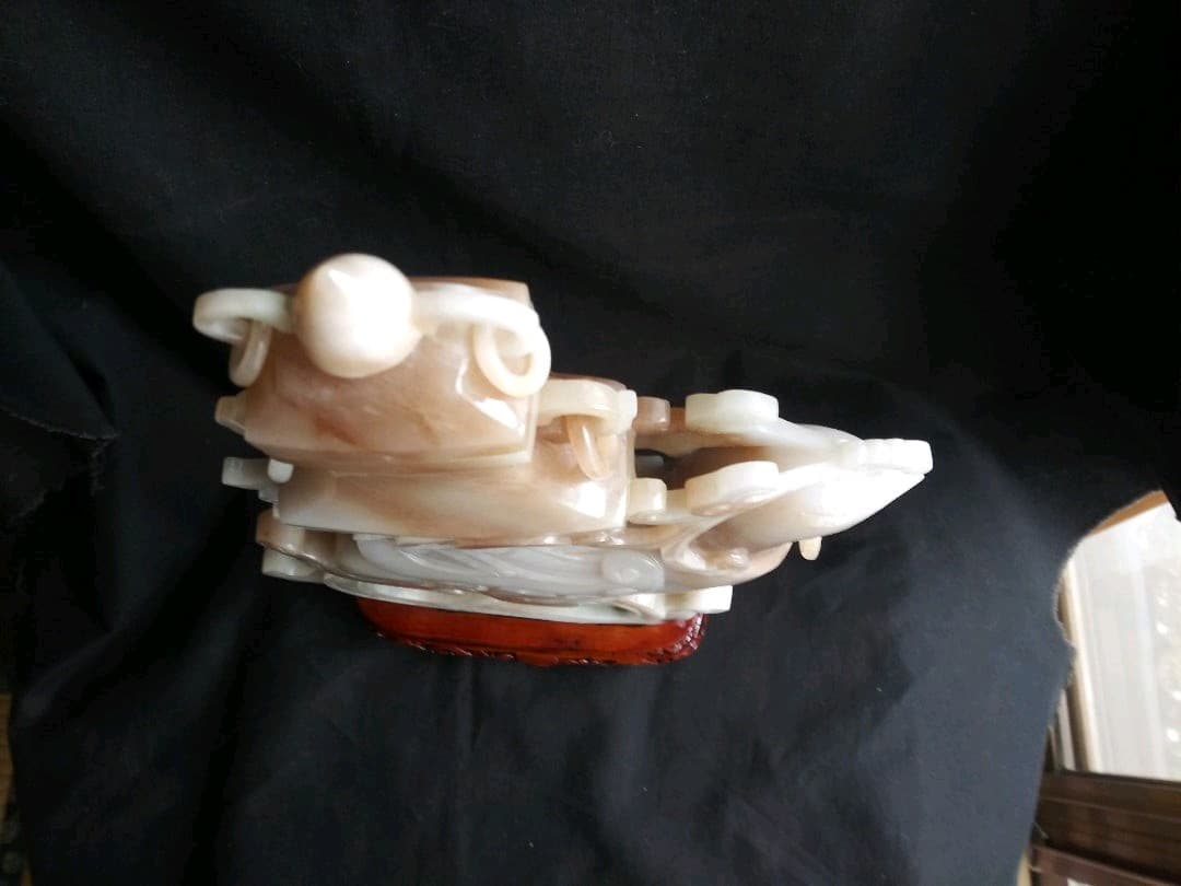 玉製鶏尊　南陽翡翠(独山玉)製　中国工芸品　置物　NO.640