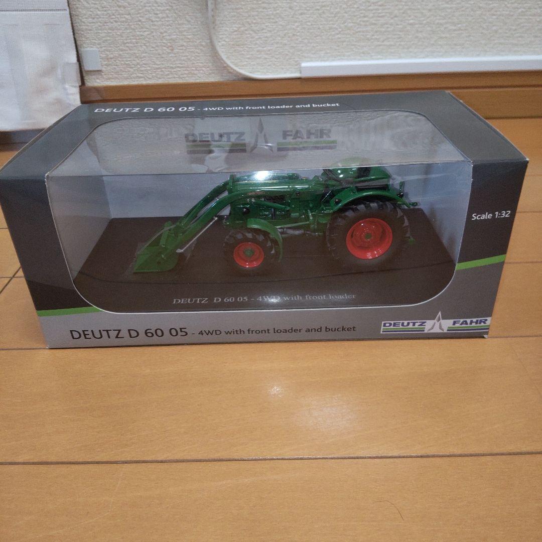 DEUTZ D60 05-4WD フロントローダ&バケット 1/32
